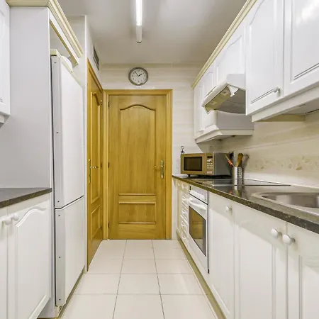 Avda De Rhode 113 - Barneda Appartement *